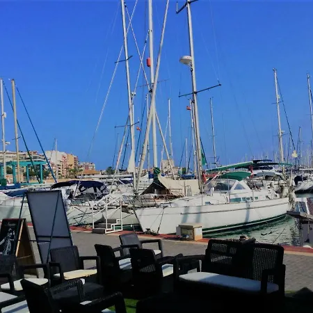 Cozy Studio In Apartman Torrevieja
